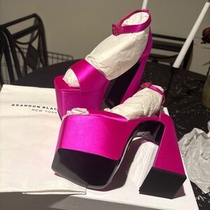 SALI PUMP HOT PINK